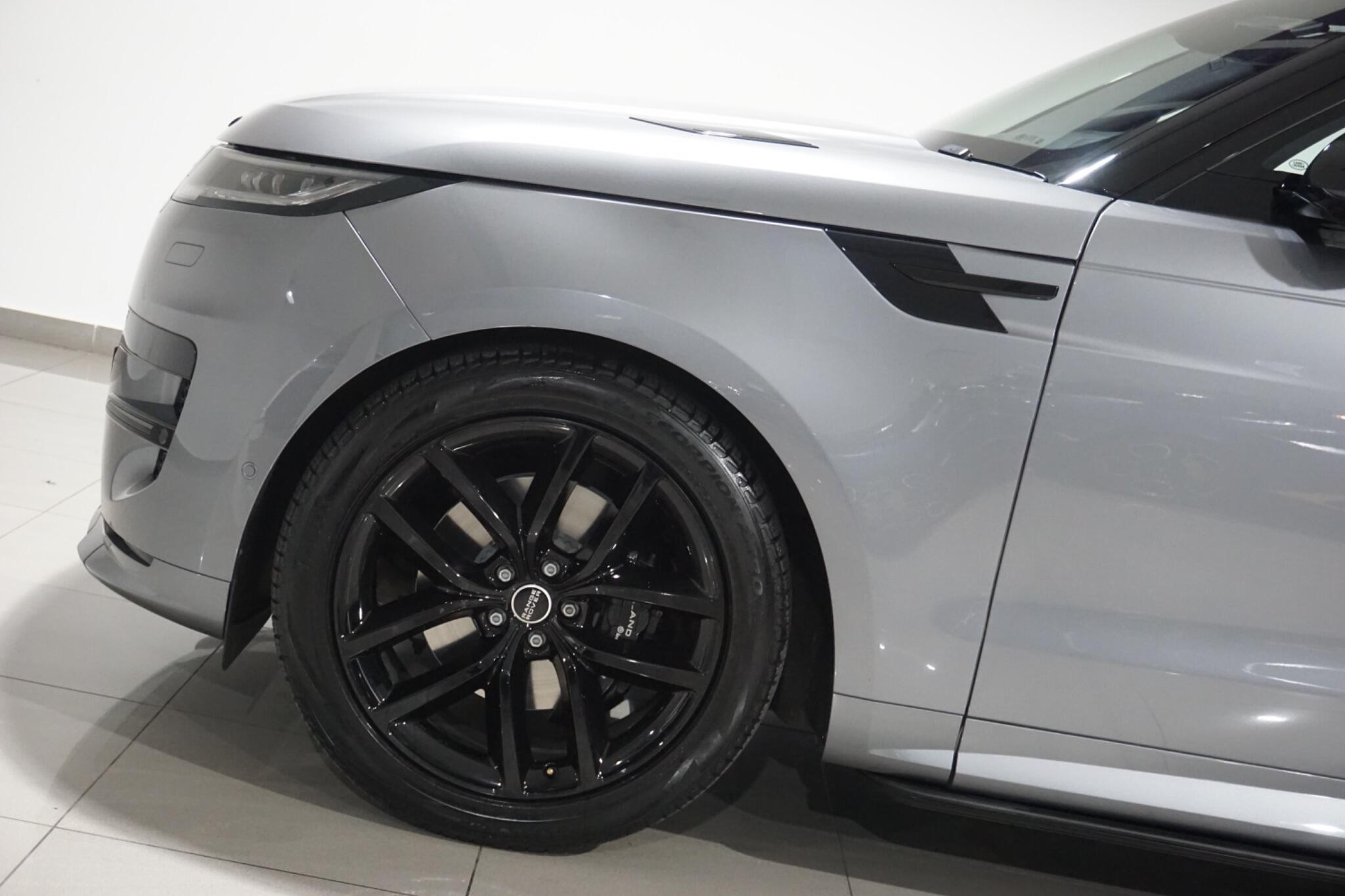 Land Rover Range Rover Sport 3.0 D300 MHEV Dynamic SE SUV 5dr Diesel Auto 4WD Euro 6 (s/s) (300 ps)